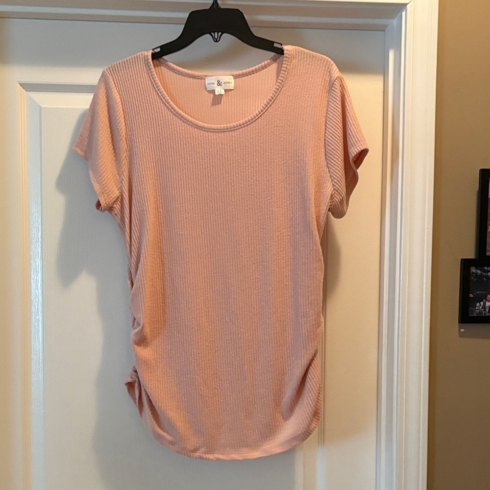 Thyme and Honey Women's Blush Ribbed Short Sleeve Top